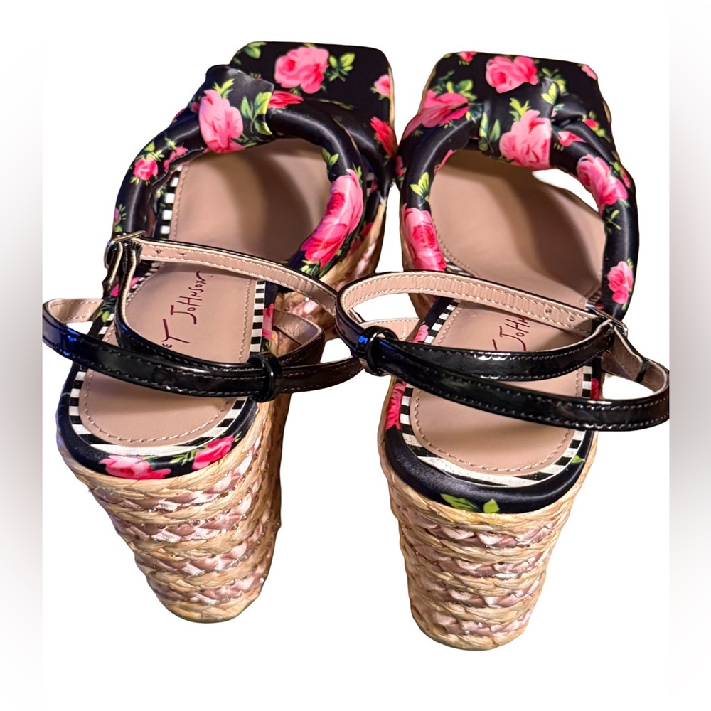 Betsey Johnson NWT Sz 10M Black Floral Satin Knotted Wedge Sandals (SH306) - Picture 6 of 11